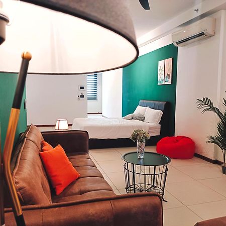 The Landmark By Katana 3Br To 4Br Luxury Seaview Landmark Homestay At Gurney 15-16Pax 无敌海景套房 Tanjung Tokong Exterior photo